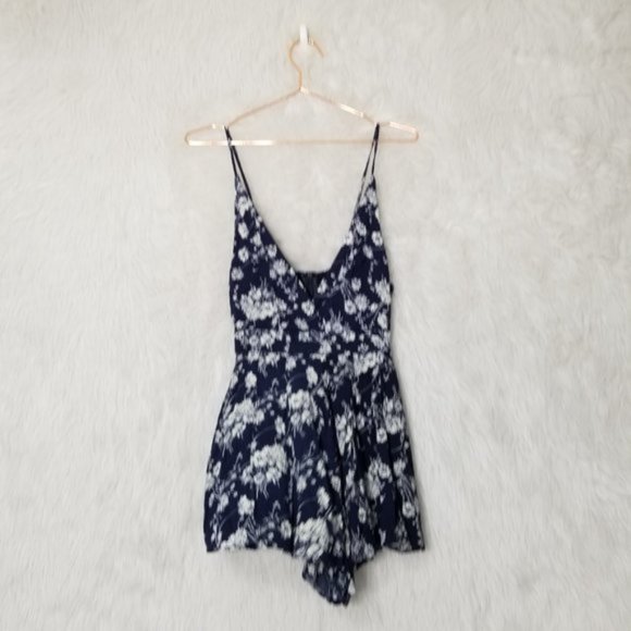 Showpo Down For The Night Navy Floral Playsuit - Picture 3 of 12